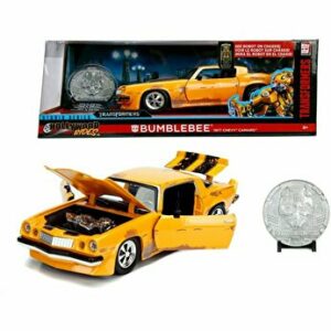 Masinuta metalica Transformers 1977 Chevy Camaro, scara 1:24