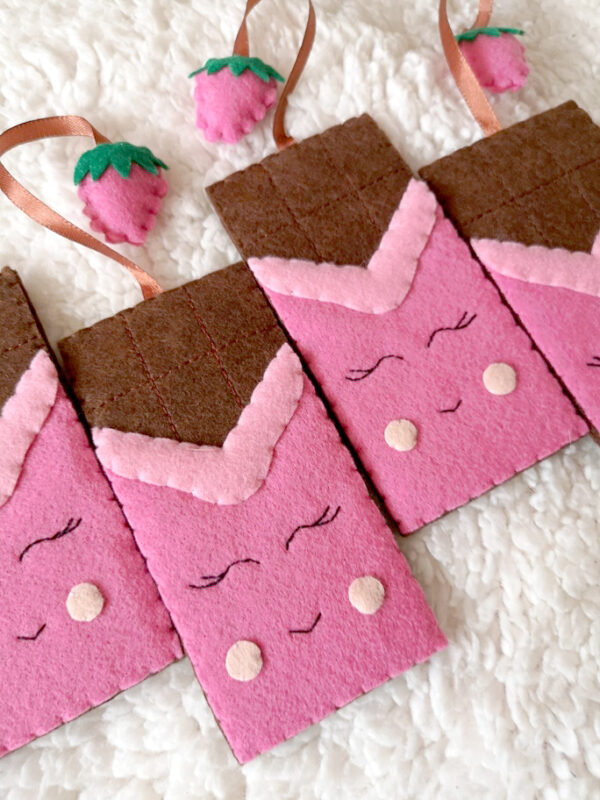 Semn de carte - Tableta de ciocolata cu zmeura, roz | Ana Crafts - imagine 4
