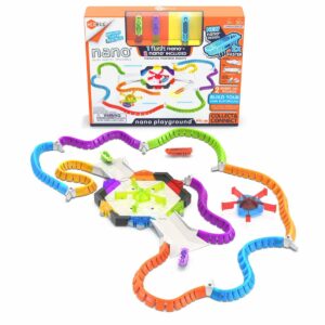 Set de joaca cu 8 segmente de traseu si 3 insecte Hexbug Playground