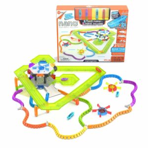 Set de joaca cu 9 segmente de traseu si 4 insecte Hexbug Nanoplex