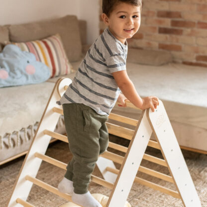 Scara din lemn pentru copii Triunghi de catarare tip Pikler Montessori Alb MeowBaby 329668 5
